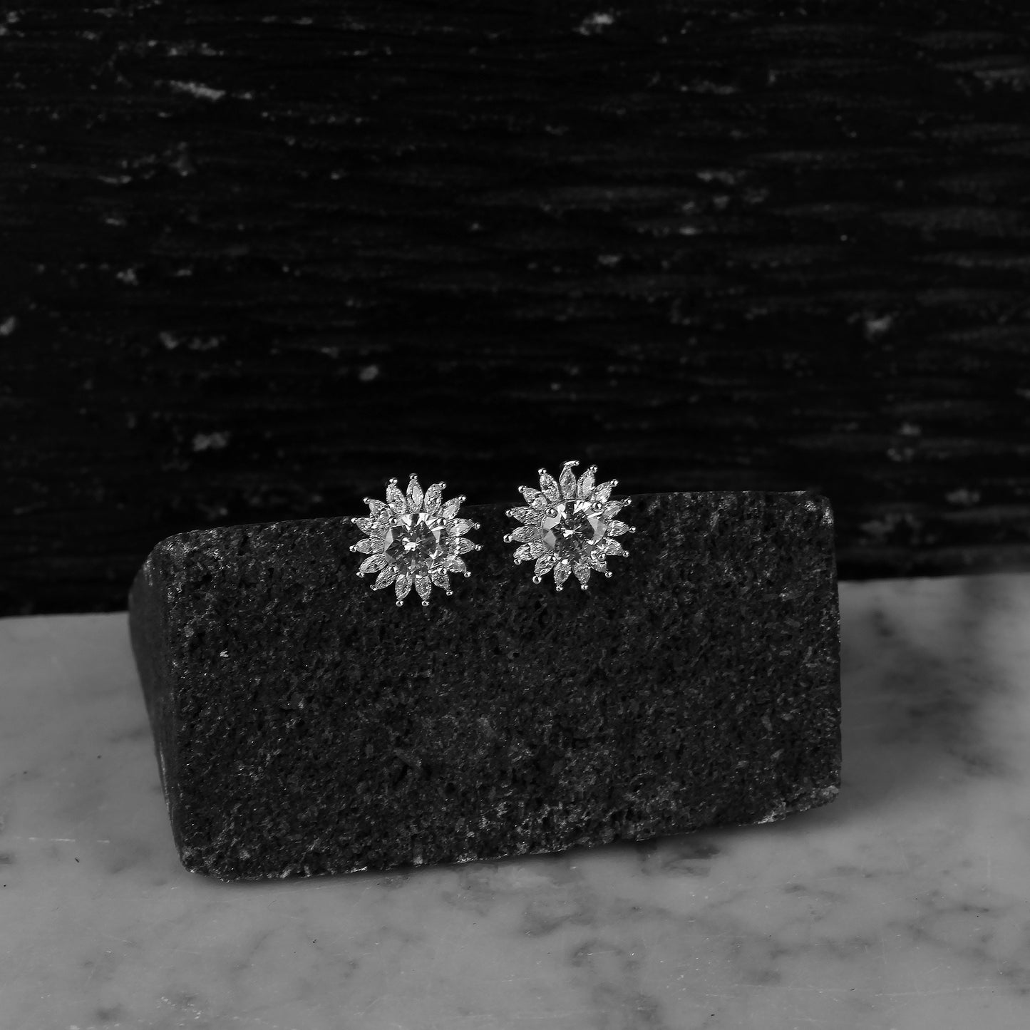Sunstuds